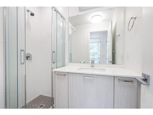 308-467 Charlton Avenue E, Hamilton, ON - Indoor Photo Showing Bathroom