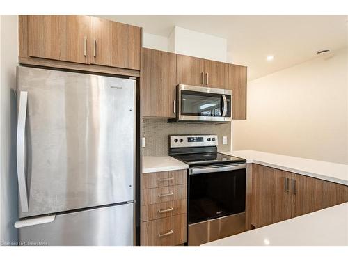 308-467 Charlton Avenue E, Hamilton, ON - Indoor Photo Showing Kitchen