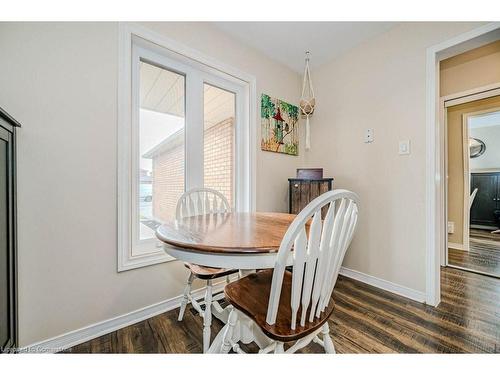 633 Amelia Crescent, Burlington, ON - Indoor Photo Showing Dining Room