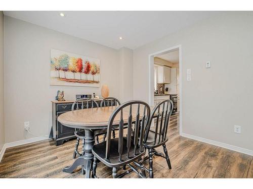 633 Amelia Crescent, Burlington, ON - Indoor Photo Showing Dining Room