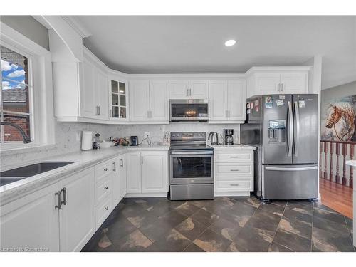 626 Haldimand Road 50 Road, Cayuga, ON - Indoor Photo Showing Kitchen