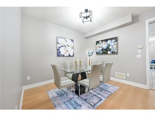 4847 Valera Road, Burlington, ON - Indoor Photo Showing Dining Room