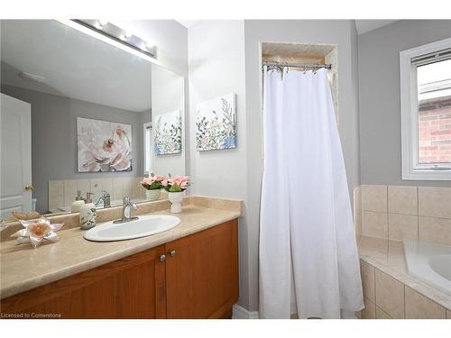 4847 Valera Road, Burlington, ON - Indoor Photo Showing Bathroom