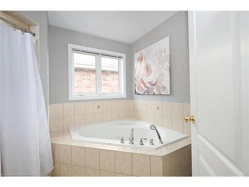 4847 Valera Road, Burlington, ON - Indoor Photo Showing Bathroom