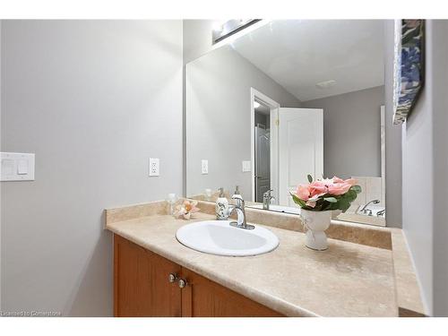 4847 Valera Road, Burlington, ON - Indoor Photo Showing Bathroom