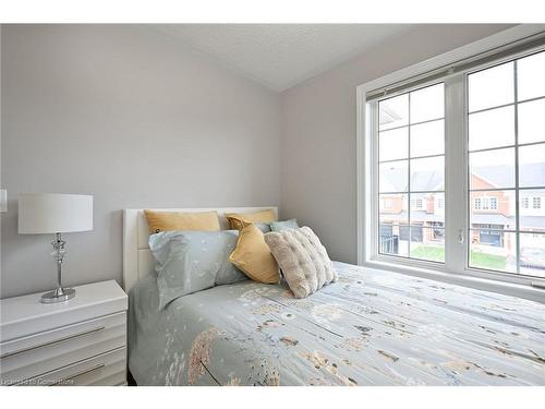 4847 Valera Road, Burlington, ON - Indoor Photo Showing Bedroom