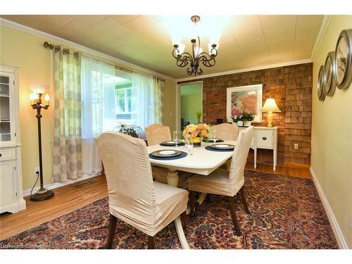 1282 Governors Road, Dundas, ON - Indoor Photo Showing Dining Room