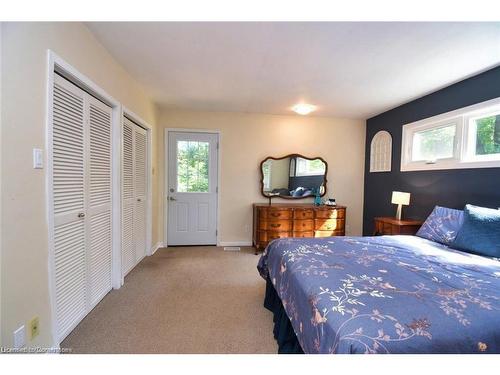 1282 Governors Road, Dundas, ON - Indoor Photo Showing Bedroom