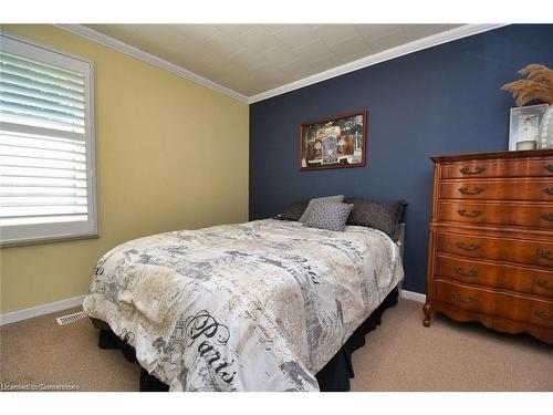 1282 Governors Road, Dundas, ON - Indoor Photo Showing Bedroom