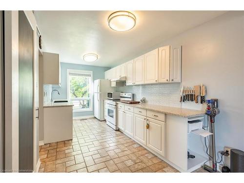 2259 Leominster Drive, Burlington, ON - Indoor Photo Showing Kitchen