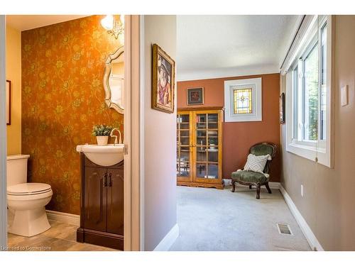 5 Rowanwood Avenue, Dundas, ON - Indoor Photo Showing Bathroom