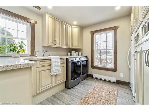 314 Brant School Road, Brantford, ON - Indoor Photo Showing Laundry Room