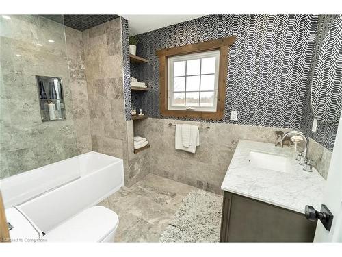 314 Brant School Road, Brantford, ON - Indoor Photo Showing Bathroom