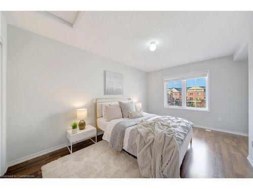 14-2480 Post Road, Oakville, ON - Indoor Photo Showing Bedroom