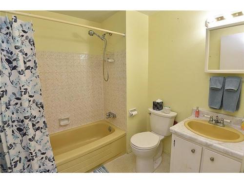 21-24 Richardson Street Sw, Port Dover, ON - Indoor Photo Showing Bathroom