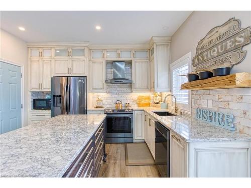 4 Valiant Circle, Binbrook, ON - Indoor Photo Showing Kitchen With Upgraded Kitchen