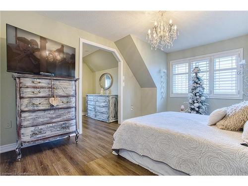 4 Valiant Circle, Binbrook, ON - Indoor Photo Showing Bedroom