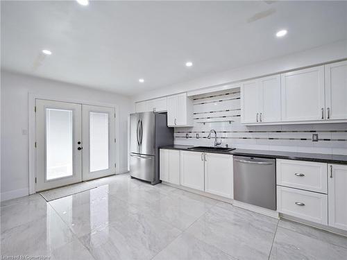 37 Sir Jacobs Crescent, Brampton, ON - Indoor Photo Showing Kitchen