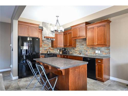 23 Edgeview Drive, Hamilton, ON - Indoor Photo Showing Kitchen With Double Sink