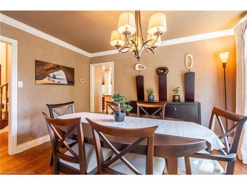 40 John Martin Court, Flamborough, ON - Indoor Photo Showing Dining Room