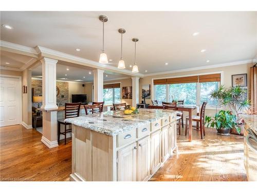 40 John Martin Court, Flamborough, ON - Indoor Photo Showing Kitchen With Upgraded Kitchen