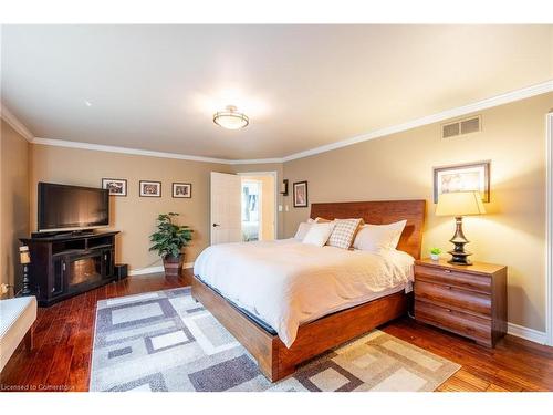 40 John Martin Court, Flamborough, ON - Indoor Photo Showing Bedroom