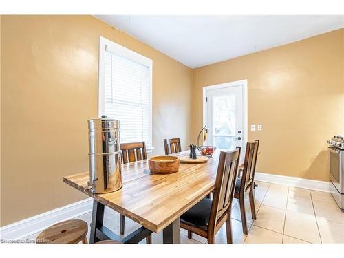 21 Oxford Street, Hamilton, ON - Indoor Photo Showing Kitchen With Double Sink