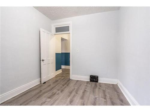 21 Oxford Street, Hamilton, ON - Indoor Photo Showing Other Room