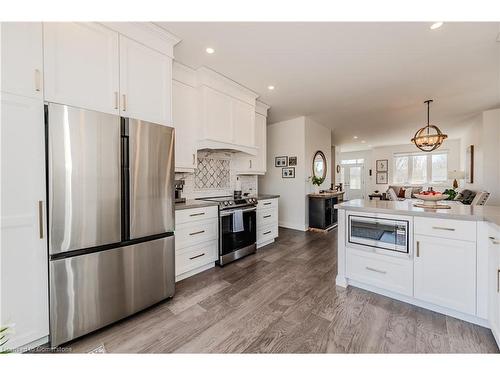 781 South Coast Drive, Peacock Point, ON - Indoor Photo Showing Kitchen With Upgraded Kitchen