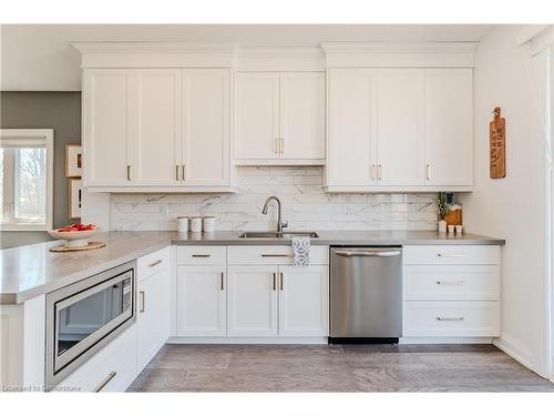 781 South Coast Drive, Peacock Point, ON - Indoor Photo Showing Kitchen