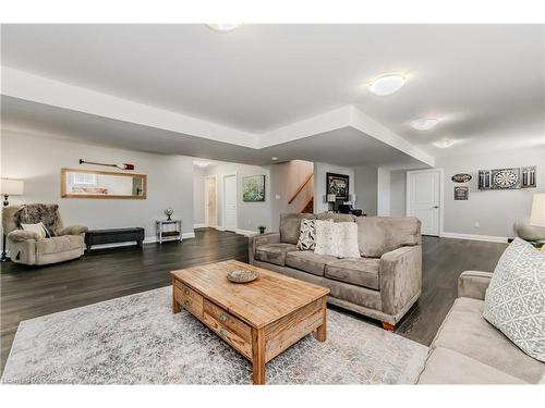 781 South Coast Drive, Peacock Point, ON - Indoor Photo Showing Living Room