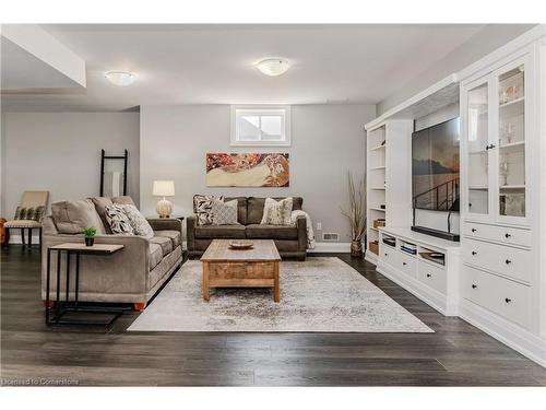 781 South Coast Drive, Peacock Point, ON - Indoor Photo Showing Living Room