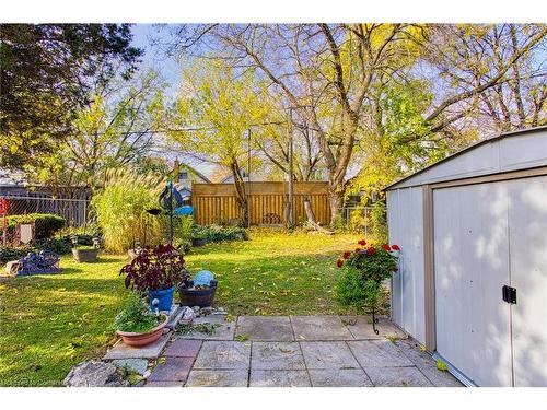 39 Tuxedo Avenue N, Hamilton, ON - Outdoor With Backyard