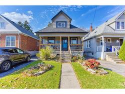 39 Tuxedo Avenue N Hamilton, ON L8H 4P4