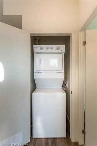 1908-2087 Fairview Street, Burlington, ON - Indoor Photo Showing Laundry Room