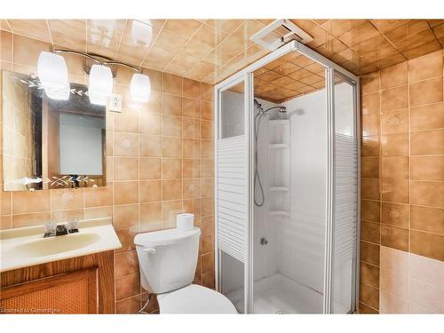 77 Greenford Drive, Hamilton, ON - Indoor Photo Showing Bathroom