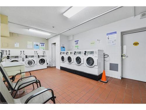 1107-975 Warwick Court, Burlington, ON - Indoor Photo Showing Laundry Room