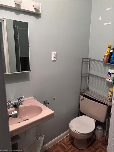 40 Aikman Avenue, Hamilton, ON - Indoor Photo Showing Bathroom