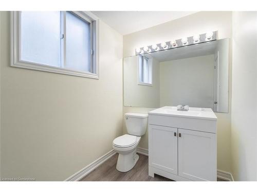 330 Tuck Drive, Burlington, ON - Indoor Photo Showing Bathroom