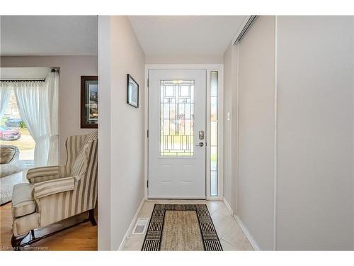 2 Jodi Place, Guelph, ON - Indoor Photo Showing Living Room