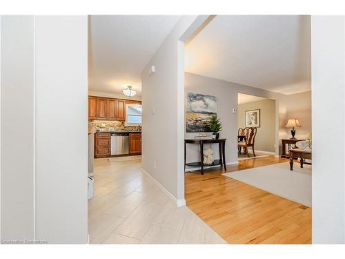 2 Jodi Place, Guelph, ON - Indoor Photo Showing Living Room