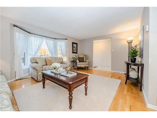 2 Jodi Place, Guelph, ON - Indoor Photo Showing Living Room