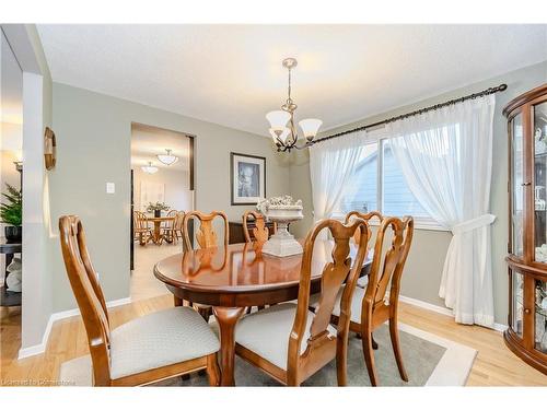 2 Jodi Place, Guelph, ON - Indoor Photo Showing Kitchen