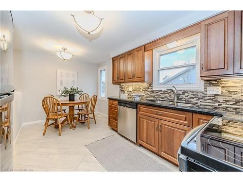 2 Jodi Place, Guelph, ON - Indoor Photo Showing Bedroom