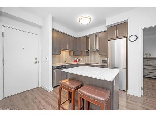 1805-2087 Fairview Street W, Burlington, ON - Indoor Photo Showing Kitchen