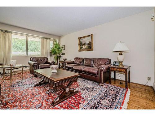 3 Edgehill Road, Toronto, ON - Indoor Photo Showing Living Room