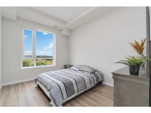 Up33-50 Herrick Avenue, St. Catharines, ON - Indoor Photo Showing Bedroom