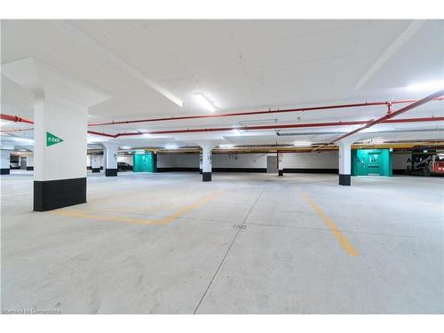 Up33-50 Herrick Avenue, St. Catharines, ON - Indoor Photo Showing Garage