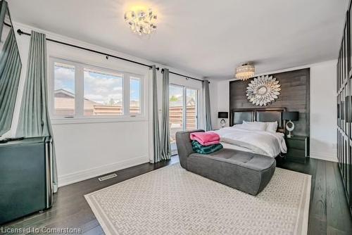 131 Green Road, Hamilton, ON - Indoor Photo Showing Bedroom