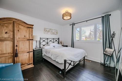 131 Green Road, Hamilton, ON - Indoor Photo Showing Bedroom